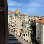 Отель Lolli Palace