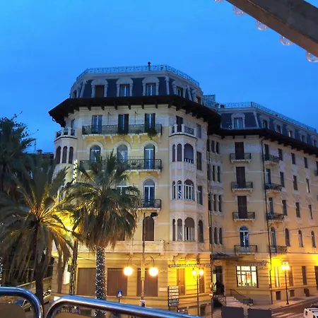 Ξενοδοχείο Lolli Palace 3*