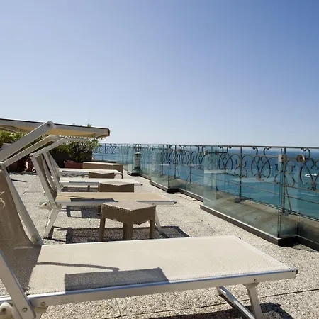 Ξενοδοχείο Lolli Palace
