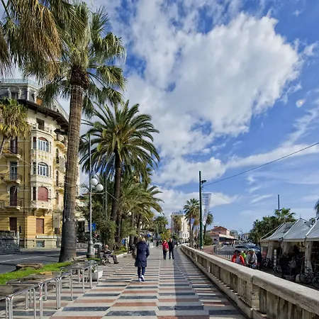 Lolli Palace 3* Σαν Ρέμο