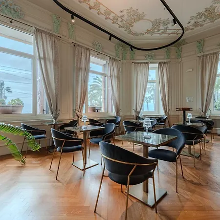 Ξενοδοχείο Lolli Palace