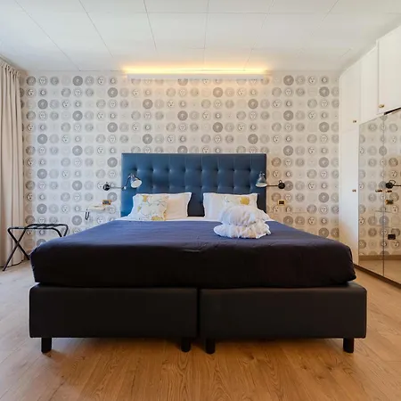 Lolli Palace Ξενοδοχείο 3*