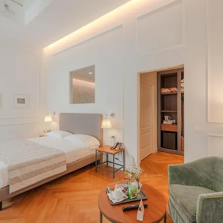 Ξενοδοχείο Lolli Palace 3*