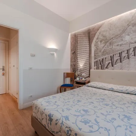 Lolli Palace Ξενοδοχείο 3*