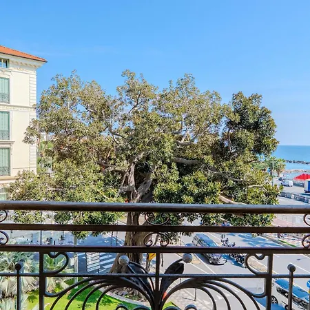 Ξενοδοχείο Lolli Palace 3*