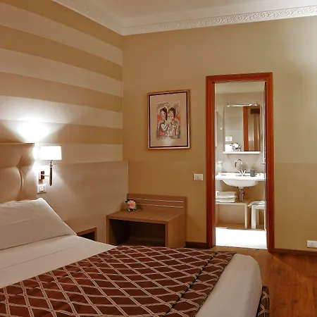 Lolli Palace Hotell 3*