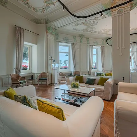 Lolli Palace Hotel
