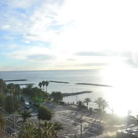 ロリ パレス ホテル