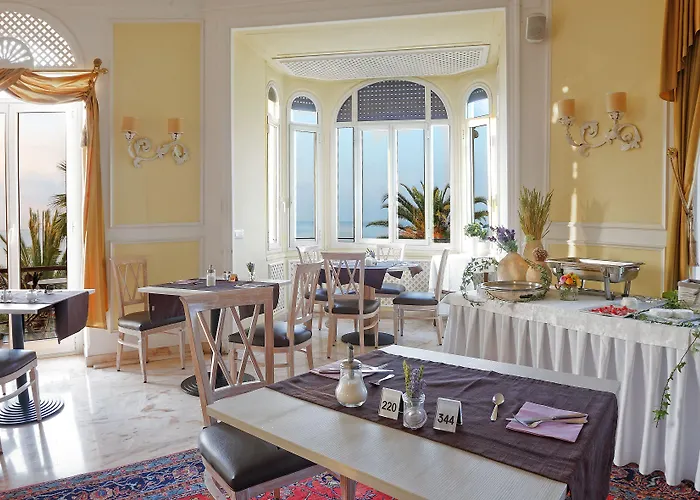 فندق Lolli Palace 3*